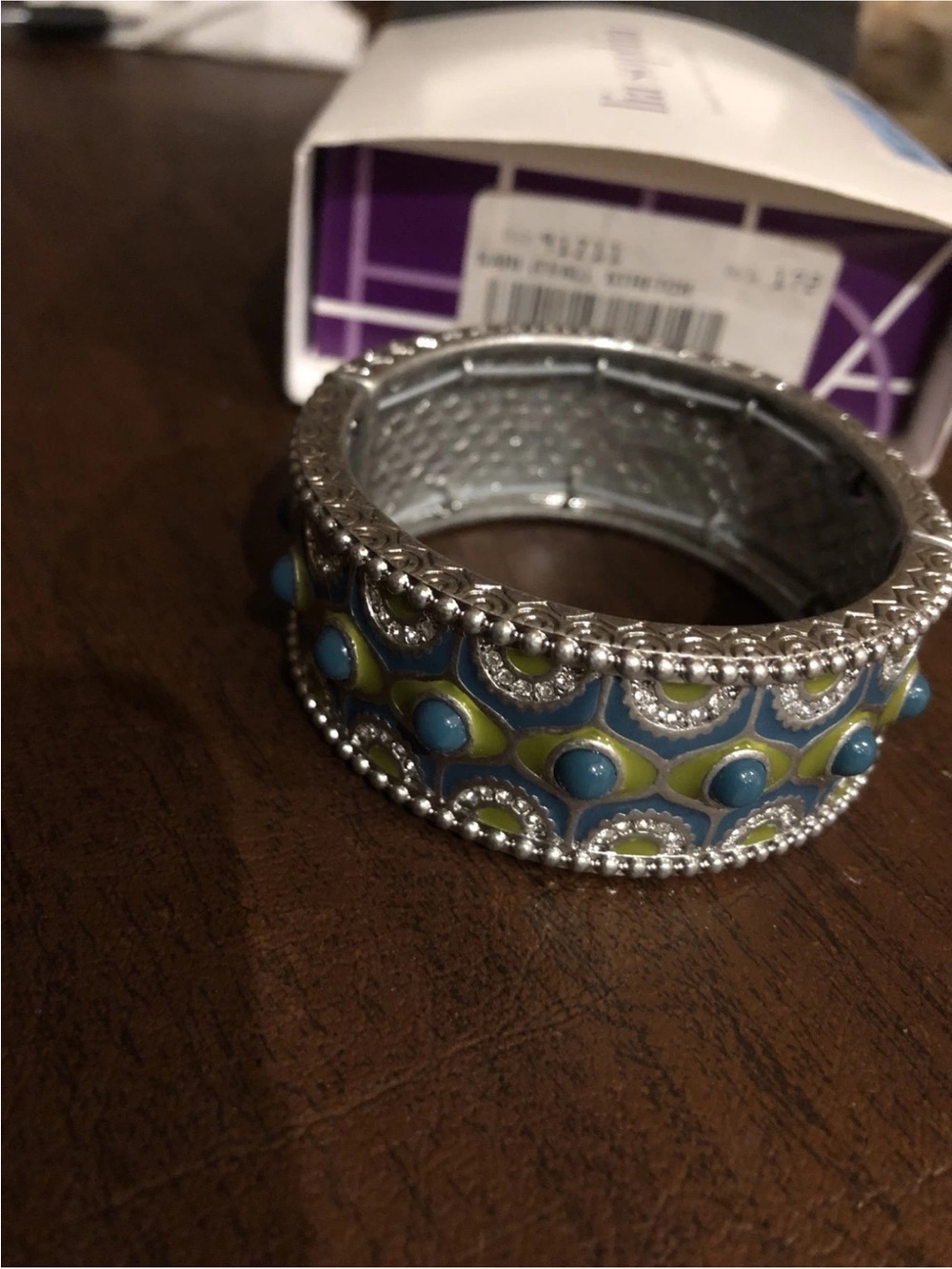 NWT! Vintage Lia Sophia RED CARPET
"Sari" Silver Crystal Stretch Bracelet